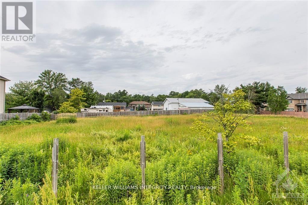 












877 CONTOUR STREET

,
Ottawa,







Ontario
K1W1G2

