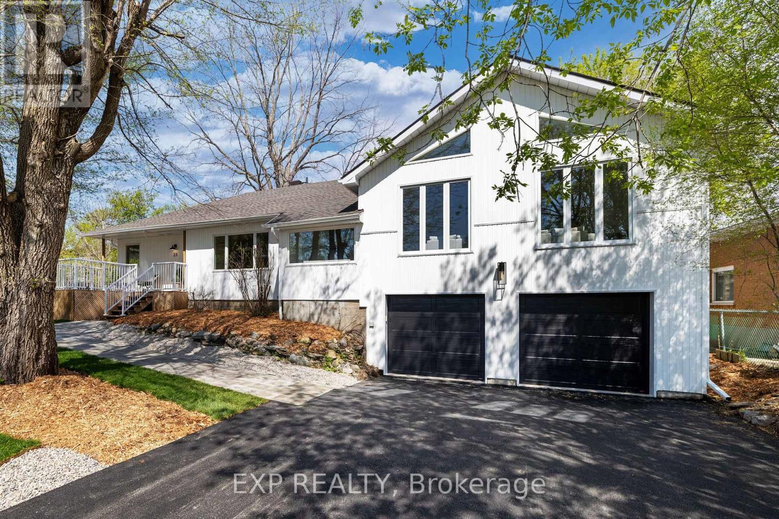 












23 HARRIS PLACE

,
Ottawa,




Ontario
K2G2P3

