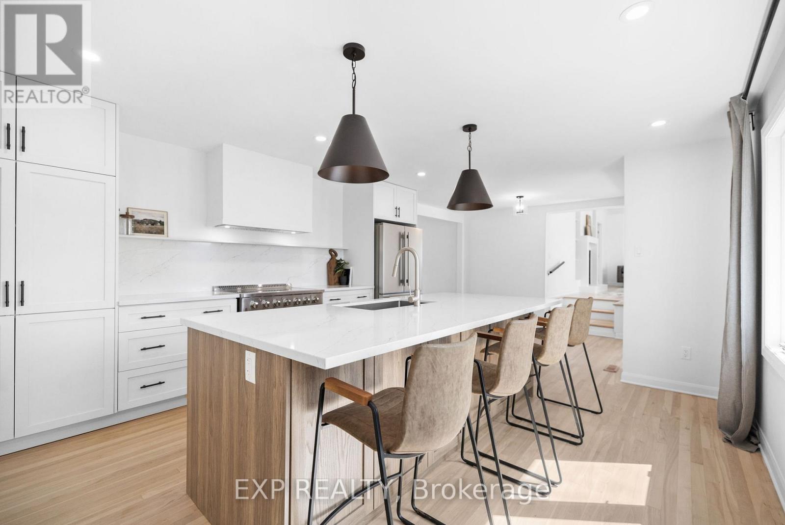 












23 HARRIS PLACE

,
Ottawa,




Ontario
K2G2P3

