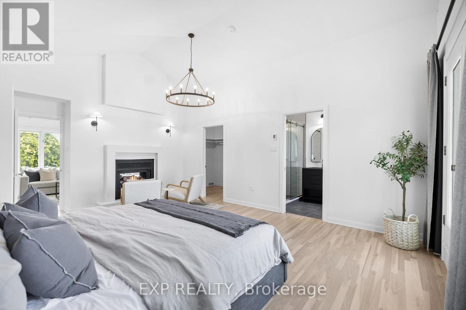 












23 HARRIS PLACE

,
Ottawa,




Ontario
K2G2P3

