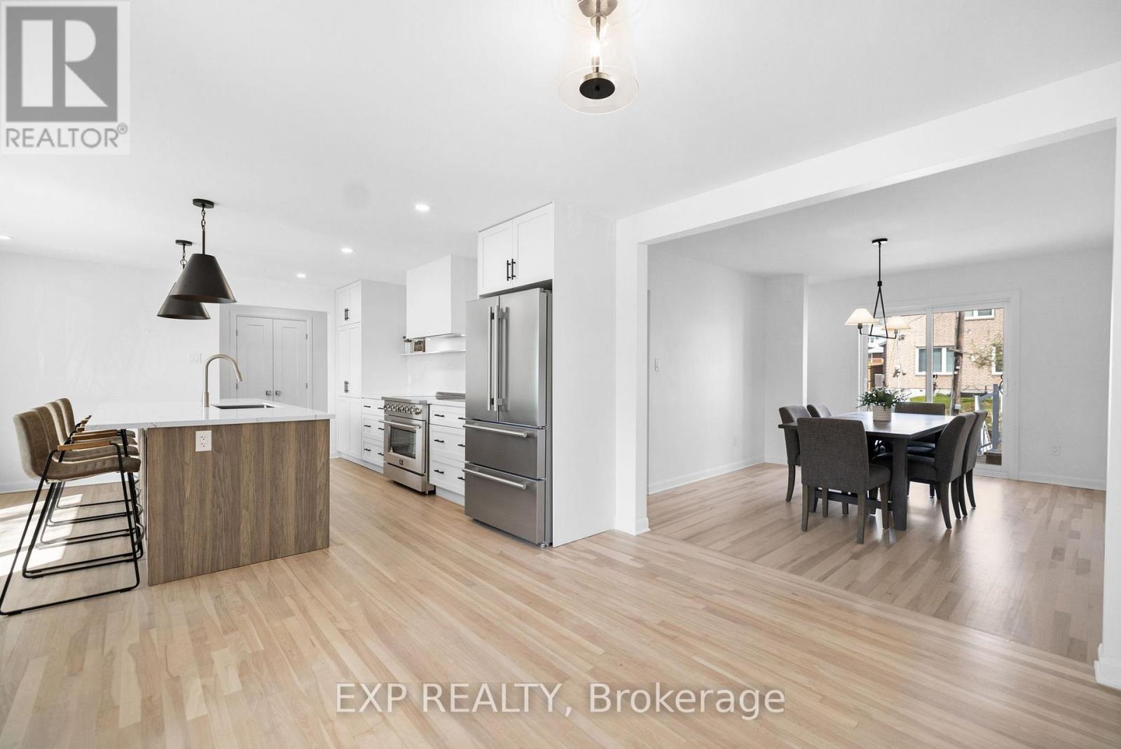 












23 HARRIS PLACE

,
Ottawa,




Ontario
K2G2P3

