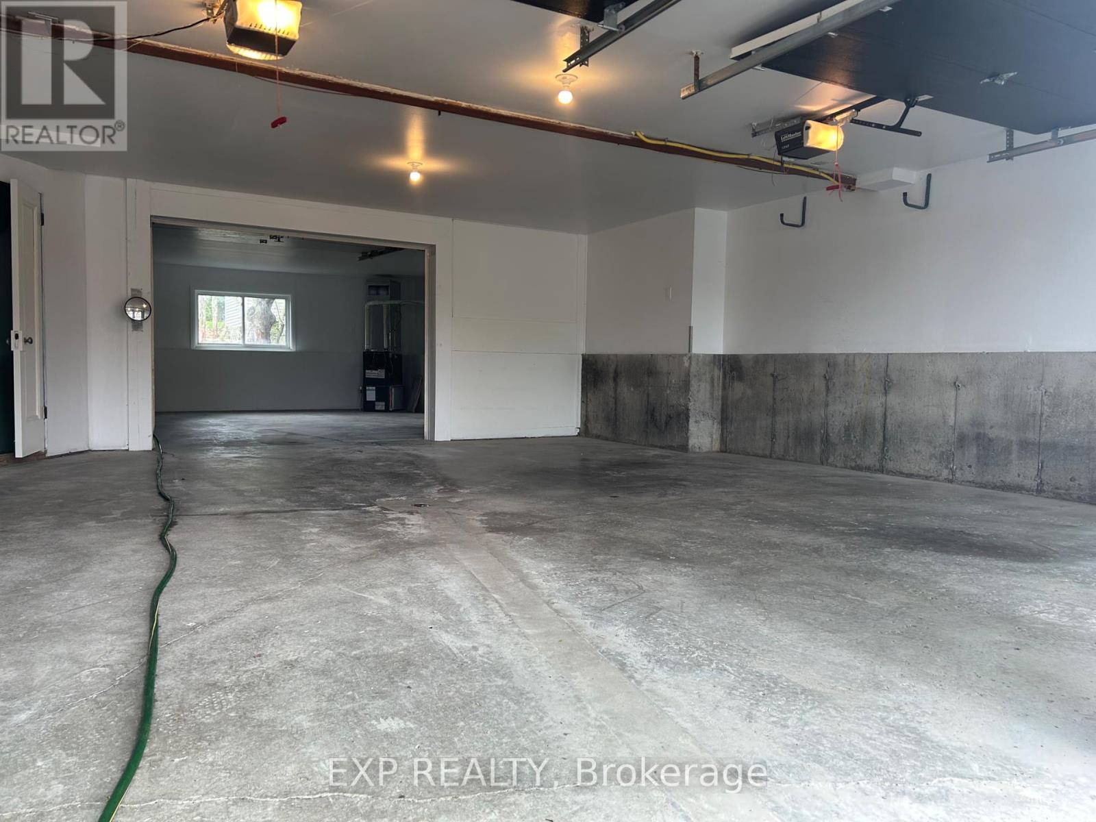 












23 HARRIS PLACE

,
Ottawa,




Ontario
K2G2P3

