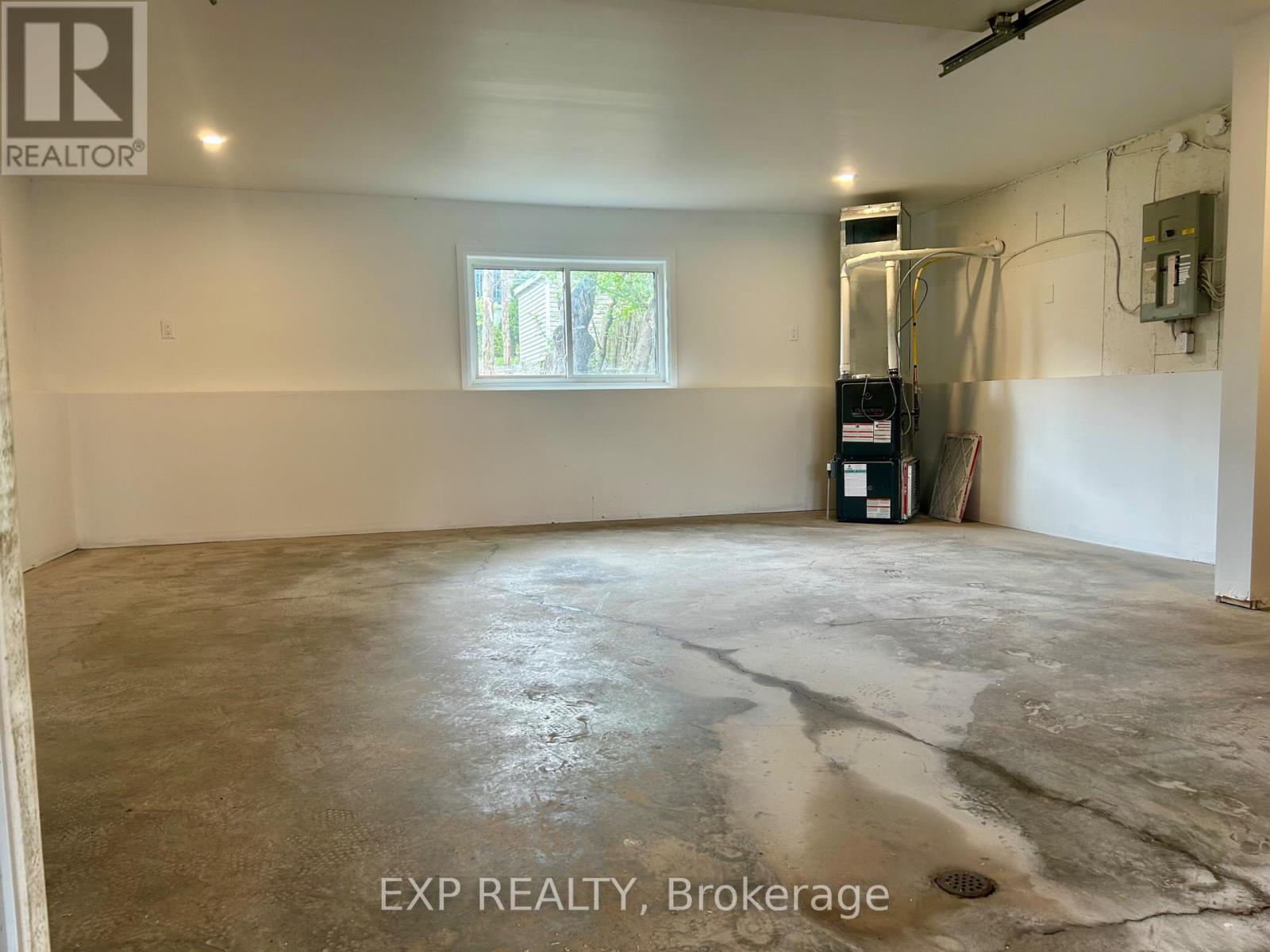 












23 HARRIS PLACE

,
Ottawa,




Ontario
K2G2P3

