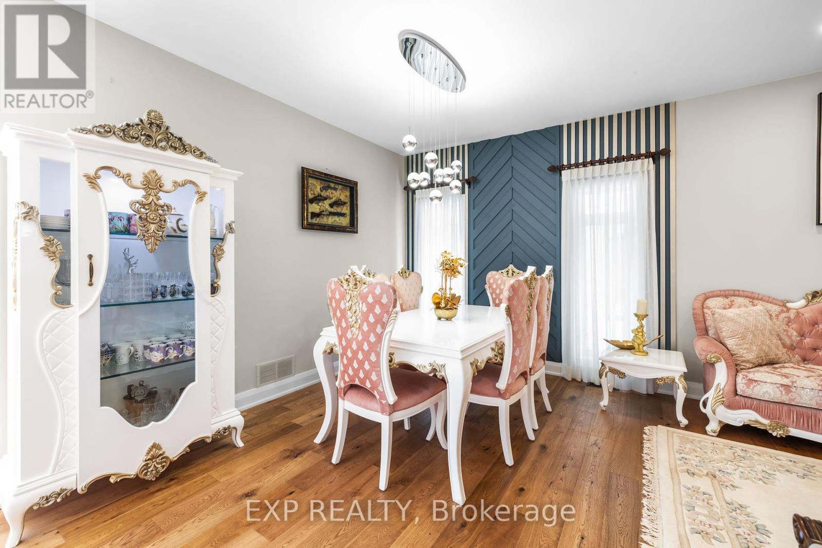 












320 SERENADE CRESCENT

,
Ottawa,




Ontario
K1X0B9

