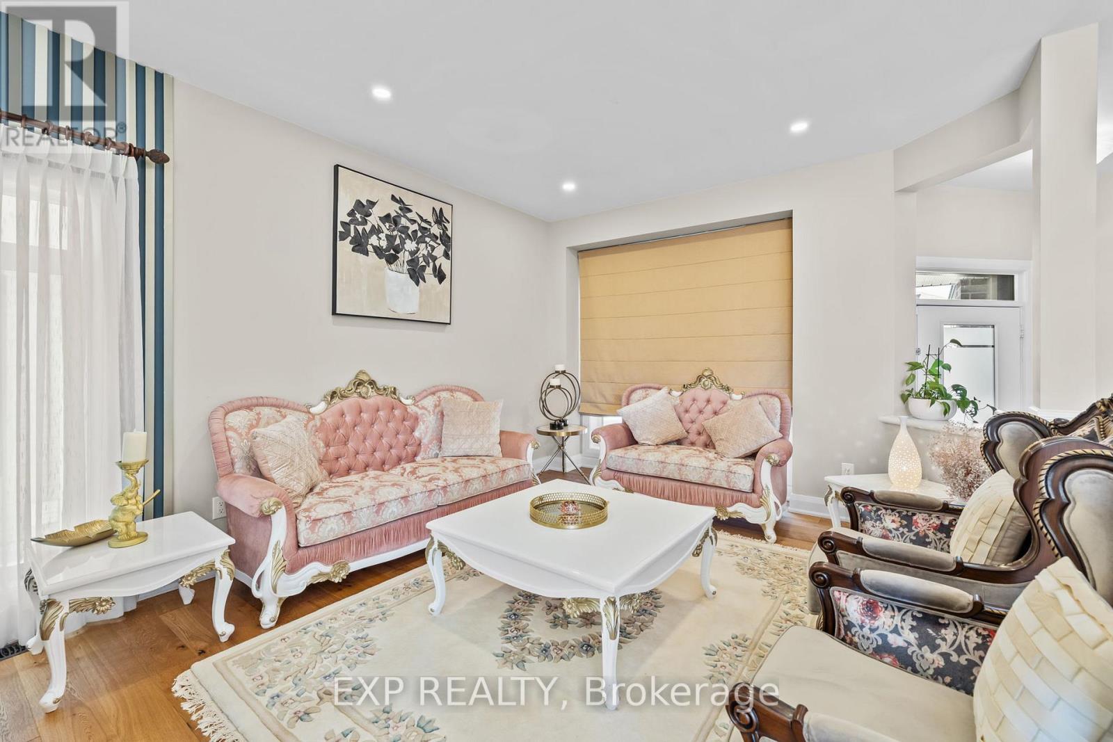 












320 SERENADE CRESCENT

,
Ottawa,




Ontario
K1X0B9

