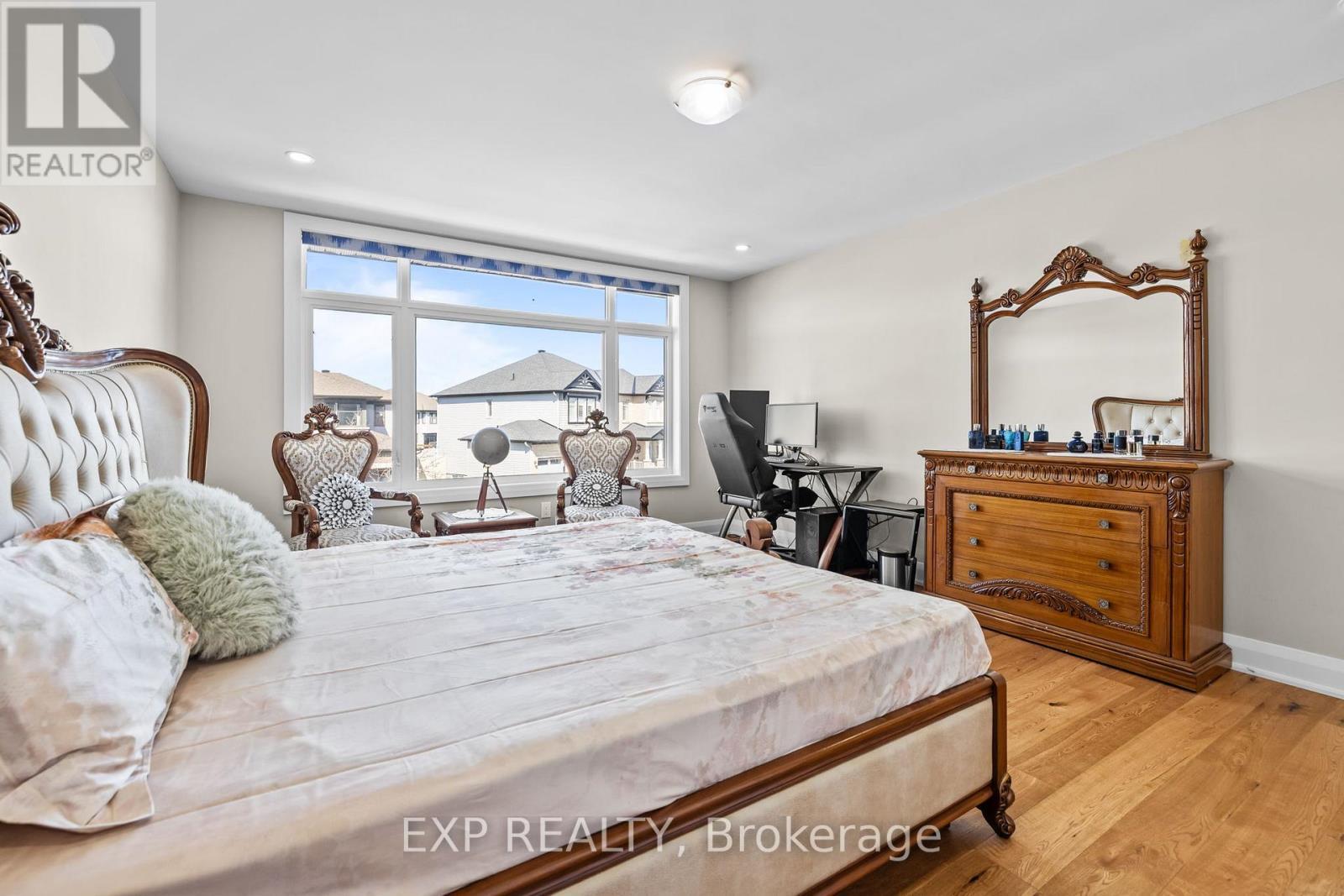 












320 SERENADE CRESCENT

,
Ottawa,




Ontario
K1X0B9

