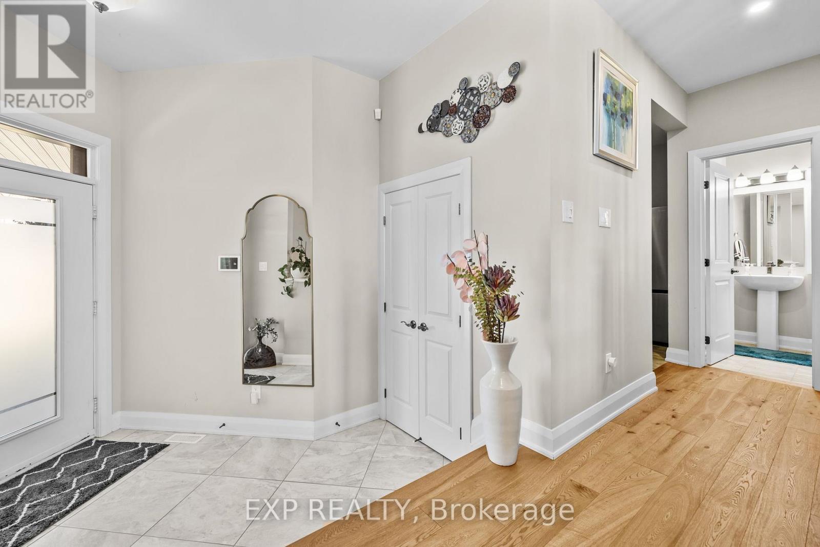 












320 SERENADE CRESCENT

,
Ottawa,




Ontario
K1X0B9


