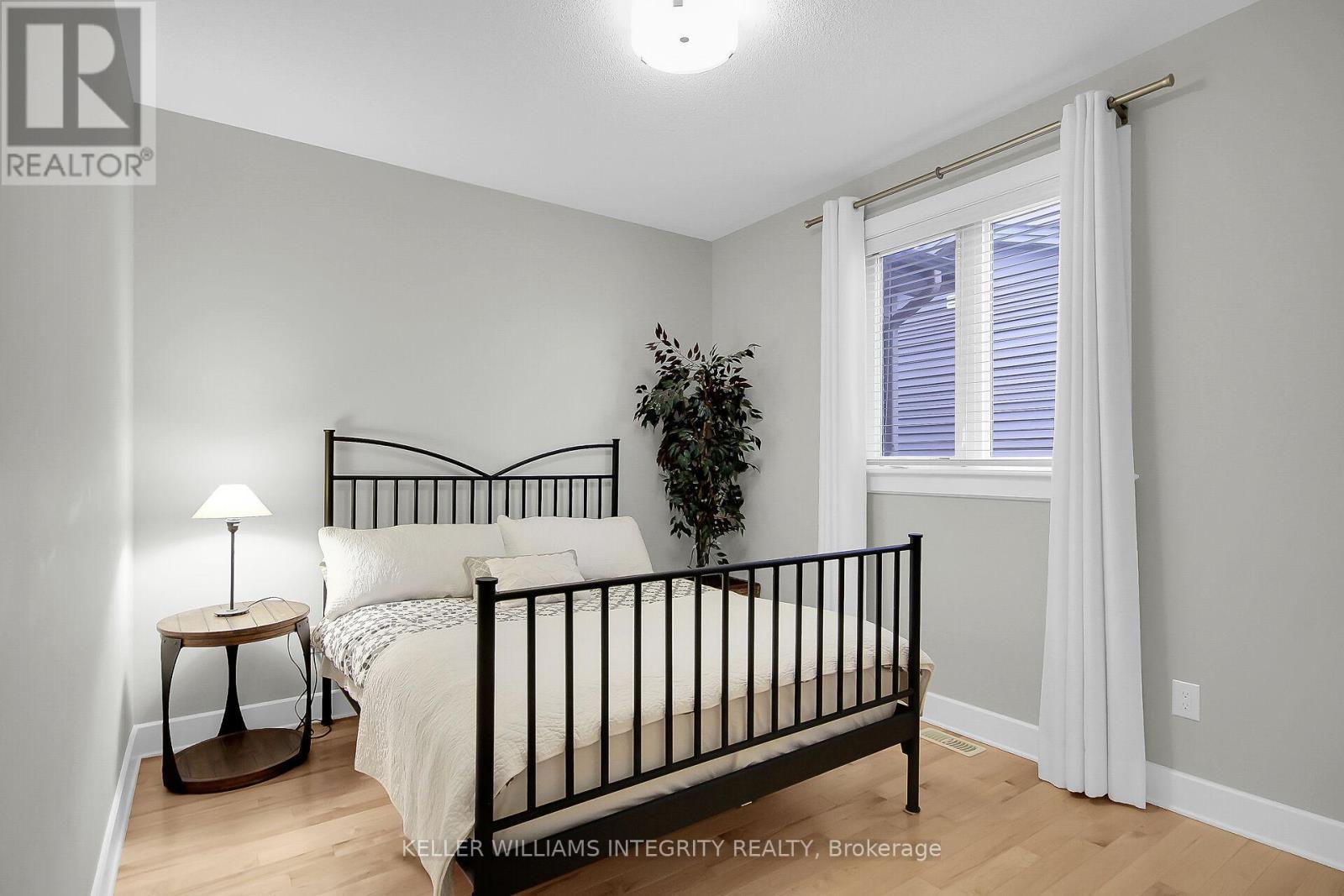 












15 YORK CROSSING

,
Russell,




Ontario
K4R0C4

