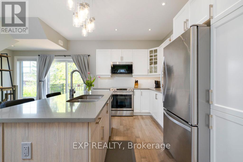 












705 REVERIE PRIVATE

,
Ottawa,




Ontario
K2S0T9


