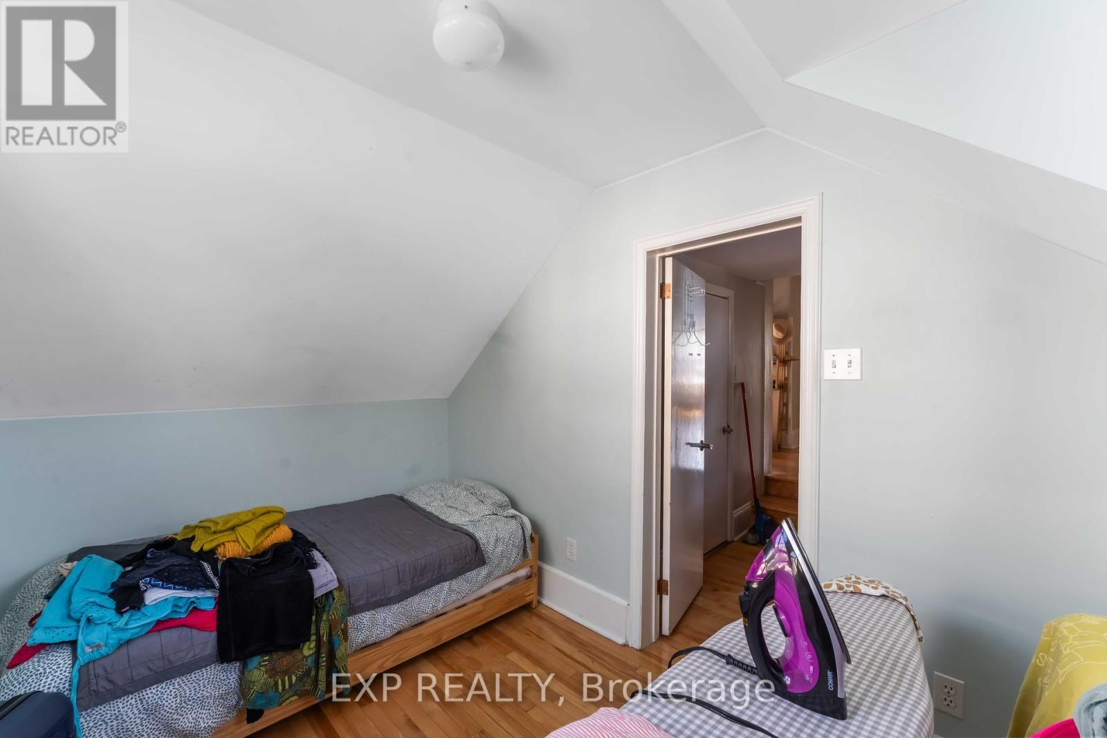 












183 AUGUSTA STREET

,
Ottawa,




Ontario
K1N8B9

