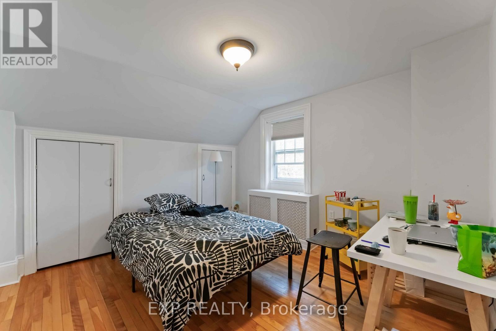 












183 AUGUSTA STREET

,
Ottawa,




Ontario
K1N8B9

