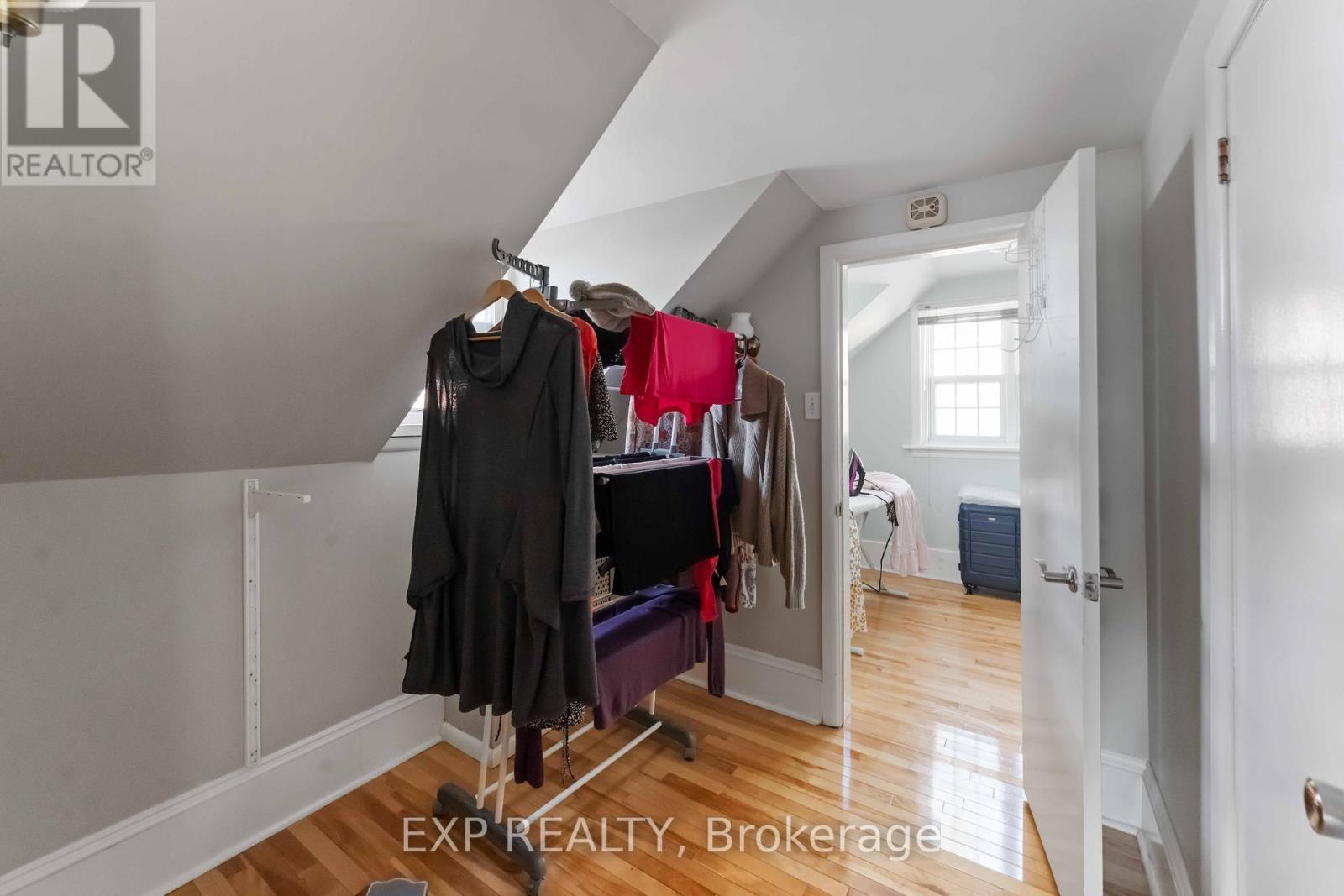 












183 AUGUSTA STREET

,
Ottawa,




Ontario
K1N8B9

