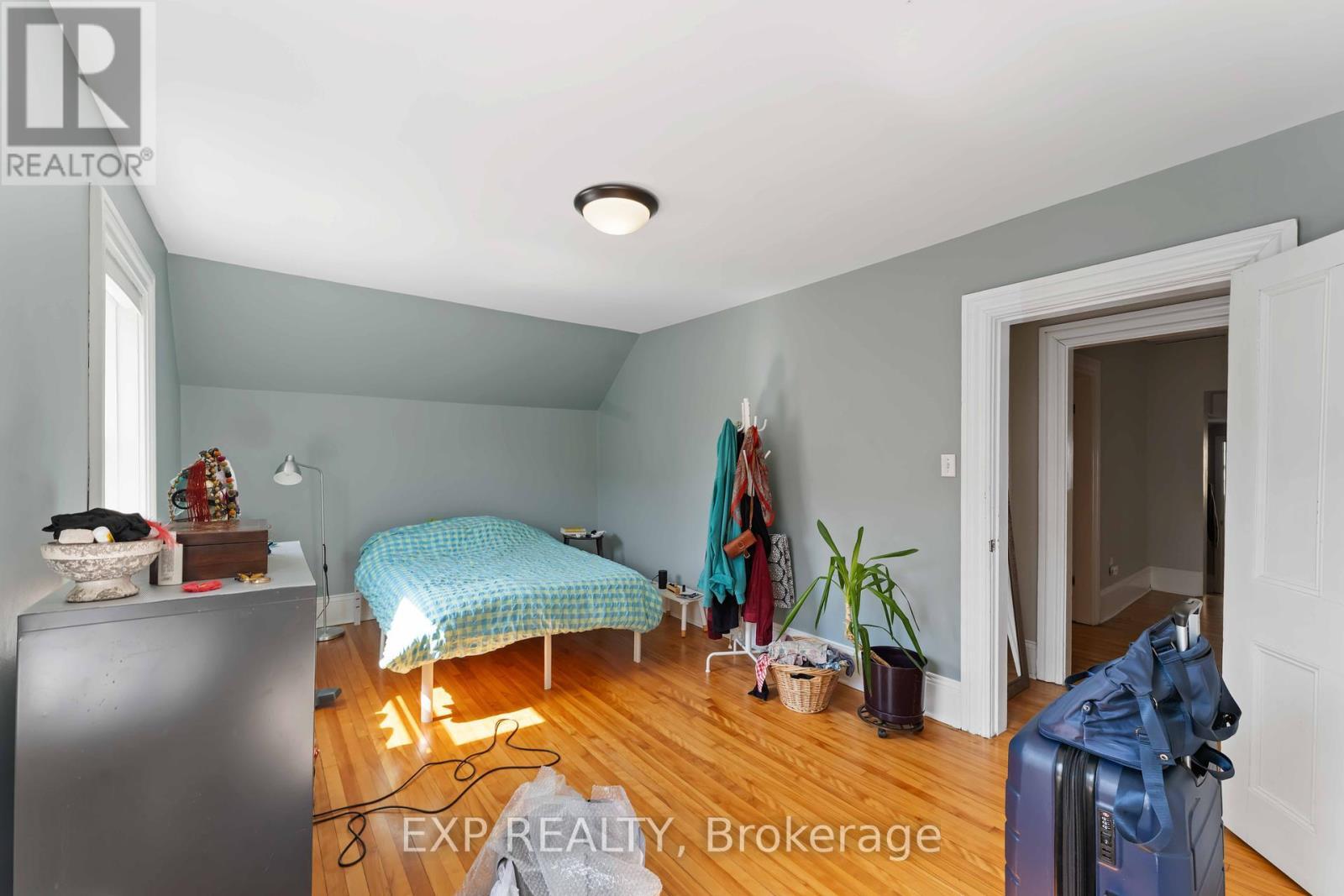 












183 AUGUSTA STREET

,
Ottawa,




Ontario
K1N8B9

