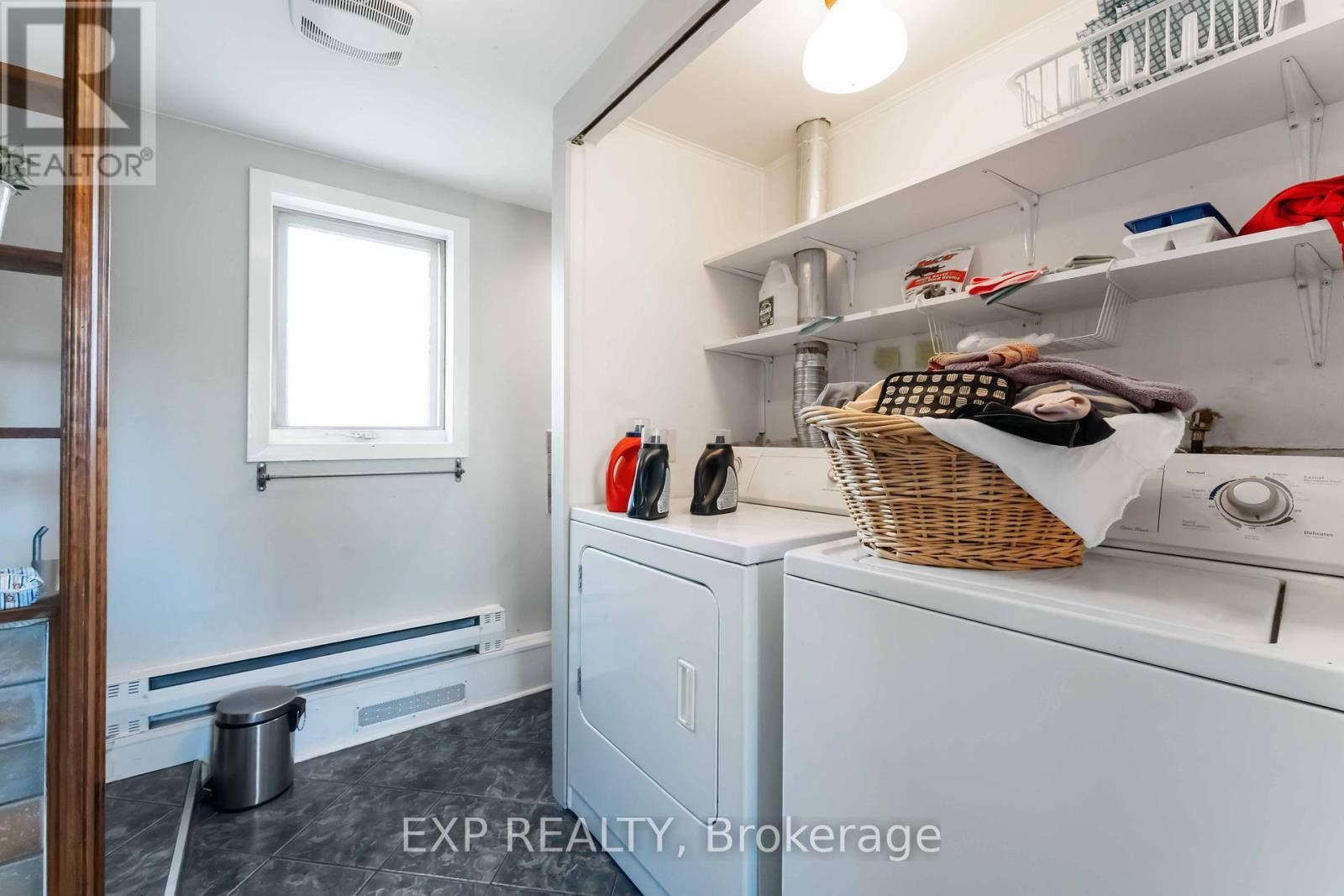 












183 AUGUSTA STREET

,
Ottawa,




Ontario
K1N8B9

