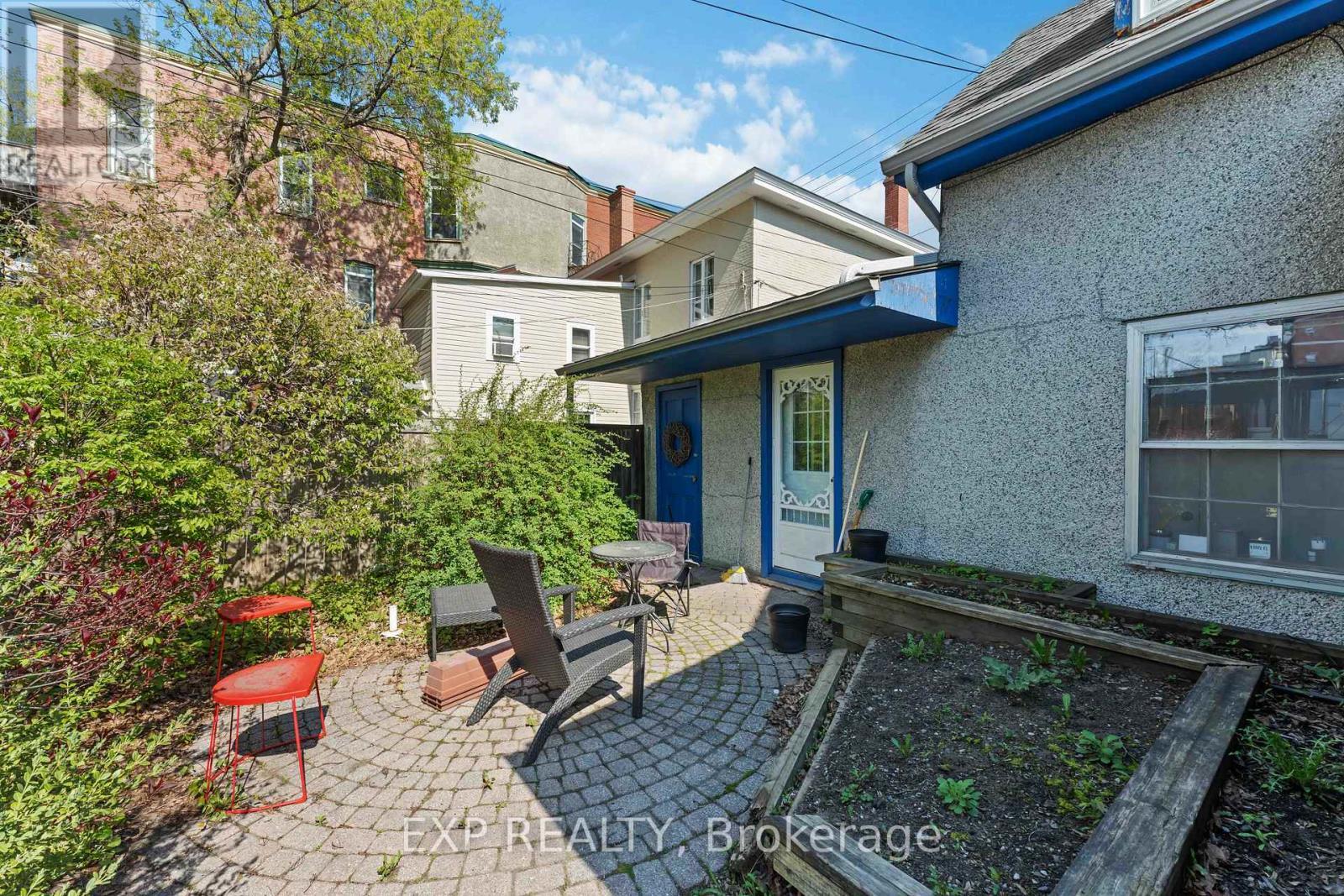 












183 AUGUSTA STREET

,
Ottawa,




Ontario
K1N8B9

