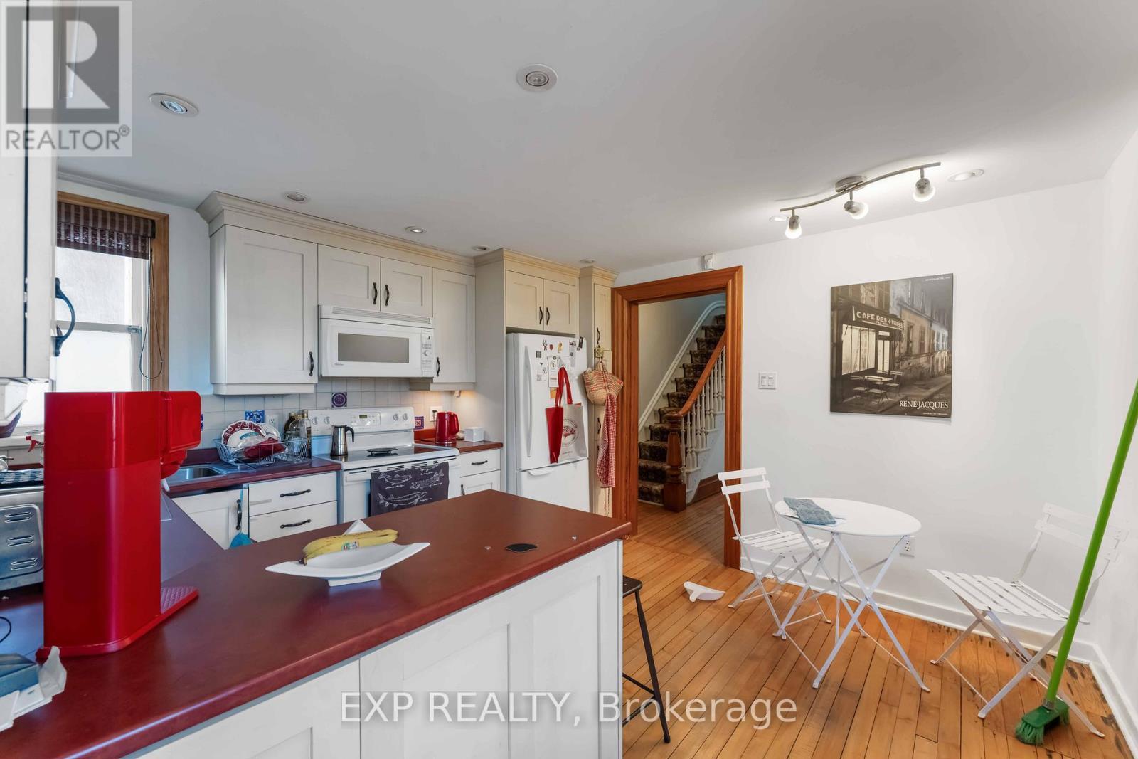 












183 AUGUSTA STREET

,
Ottawa,




Ontario
K1N8B9

