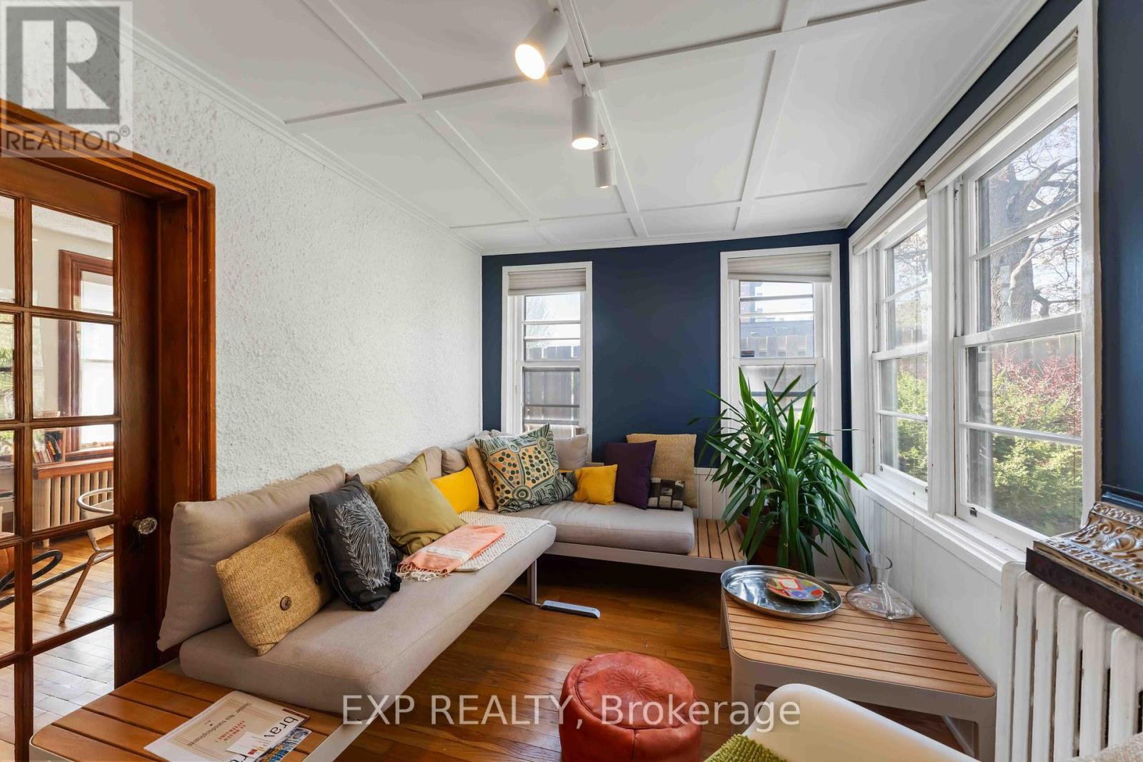












183 AUGUSTA STREET

,
Ottawa,




Ontario
K1N8B9

