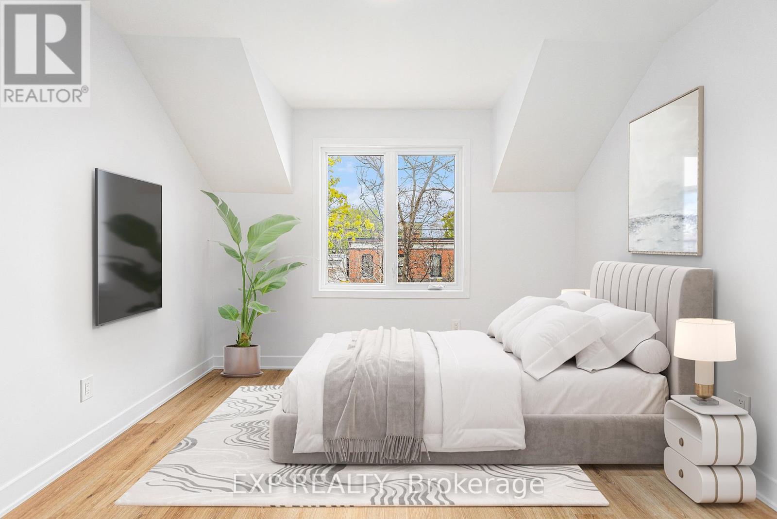 












162 ROCHESTER STREET

,
Ottawa,




Ontario
K1R7M4

