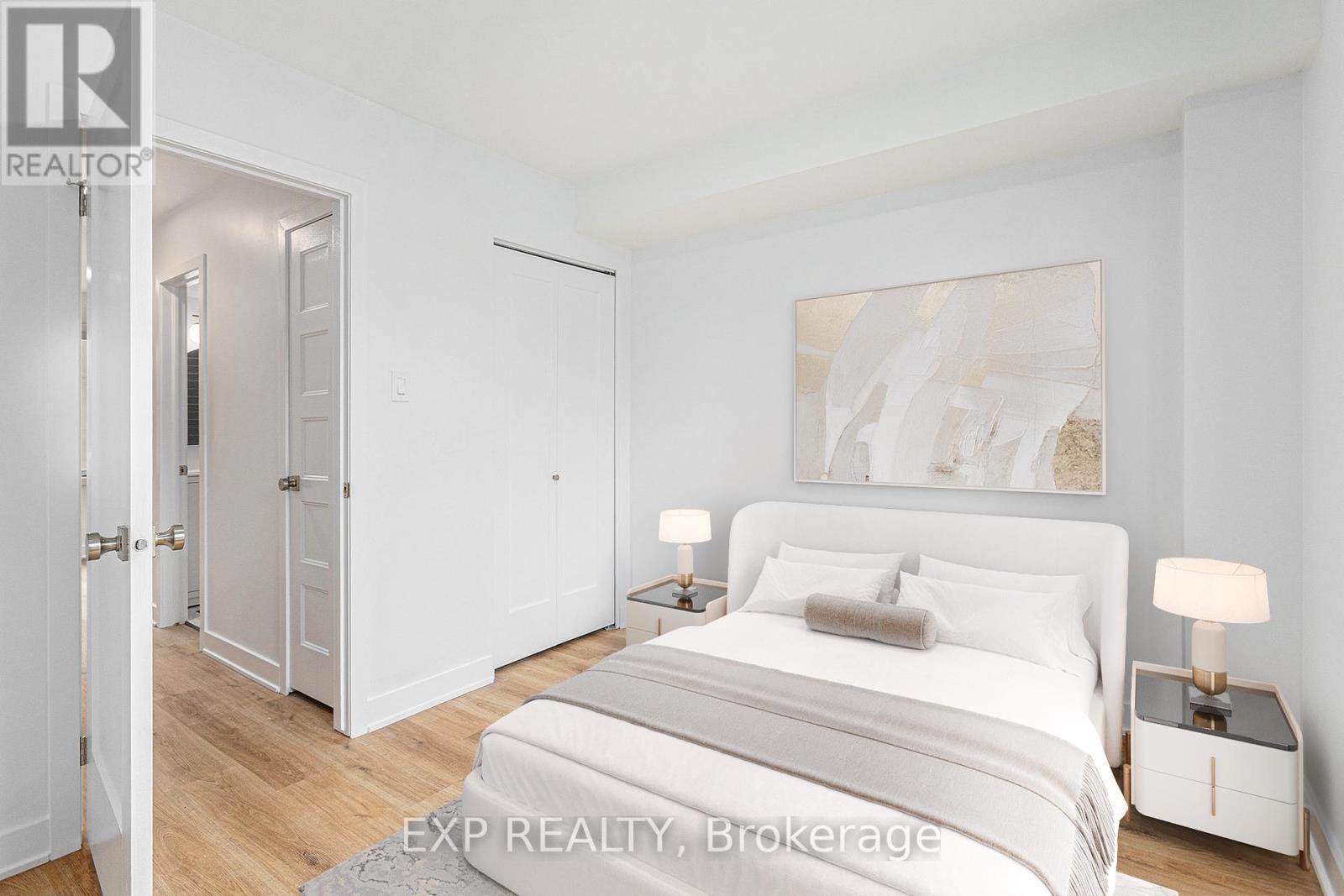 












162 ROCHESTER STREET

,
Ottawa,




Ontario
K1R7M4

