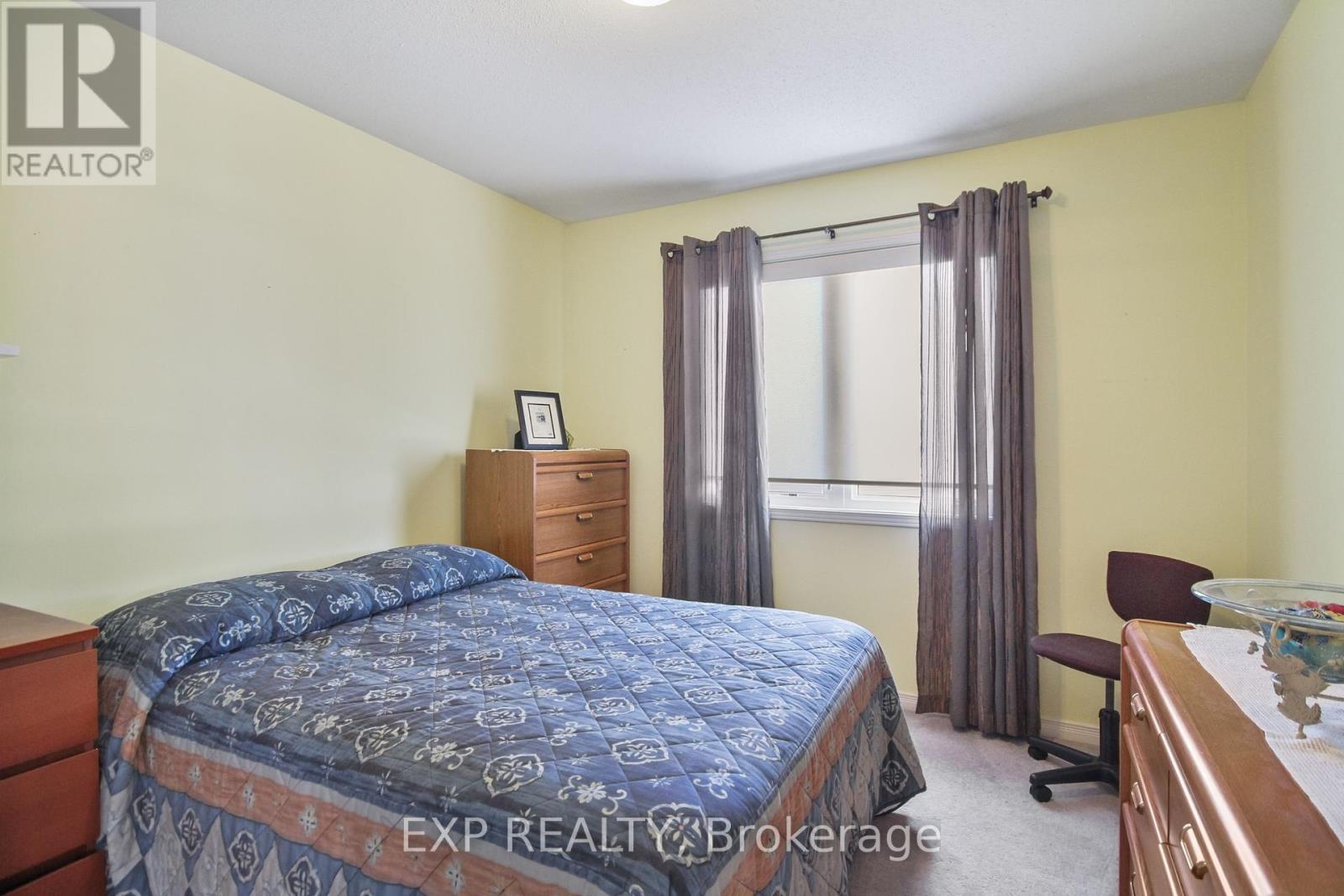 












618 BEATRICE DRIVE

,
Ottawa,




Ontario
K2J5N9

