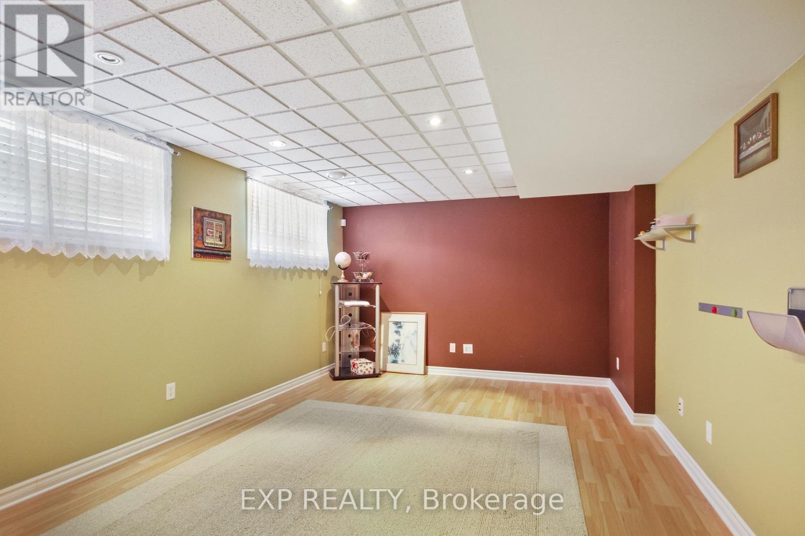 












618 BEATRICE DRIVE

,
Ottawa,




Ontario
K2J5N9

