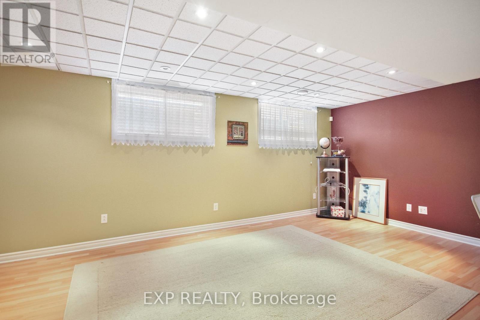 












618 BEATRICE DRIVE

,
Ottawa,




Ontario
K2J5N9

