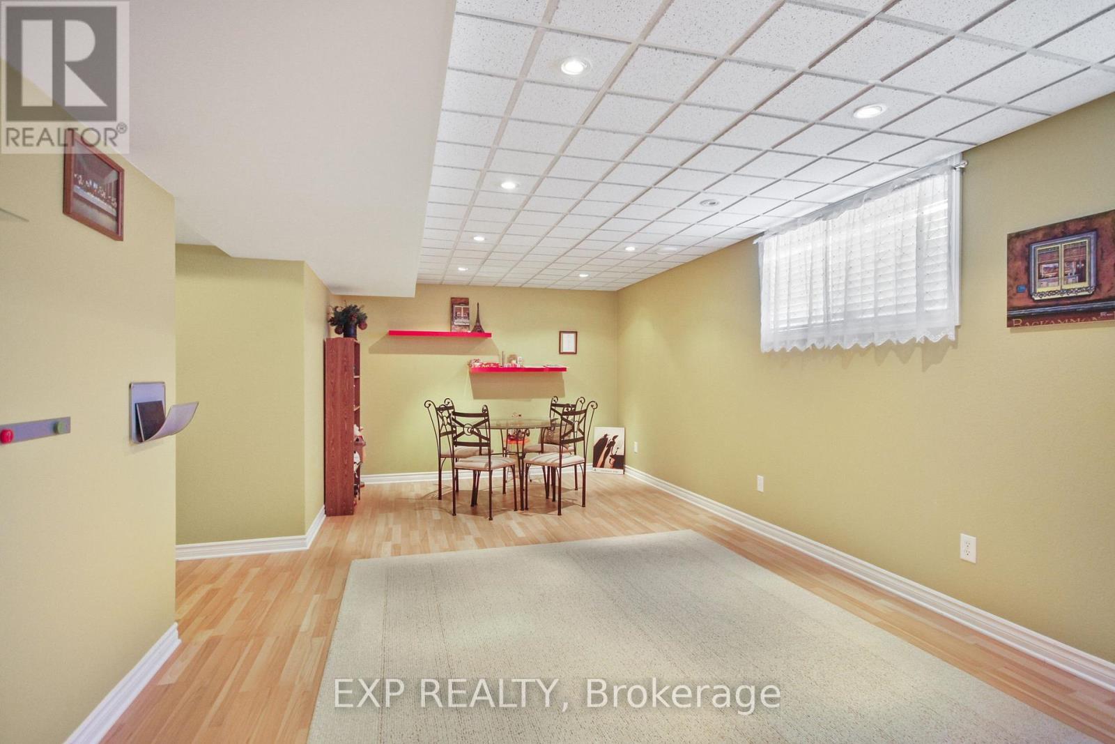 












618 BEATRICE DRIVE

,
Ottawa,




Ontario
K2J5N9

