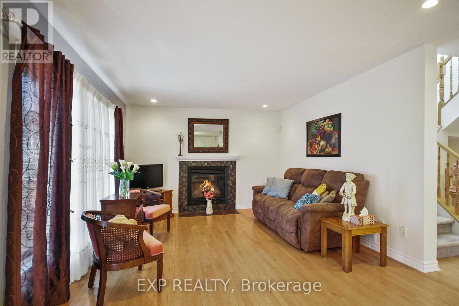 












618 BEATRICE DRIVE

,
Ottawa,




Ontario
K2J5N9

