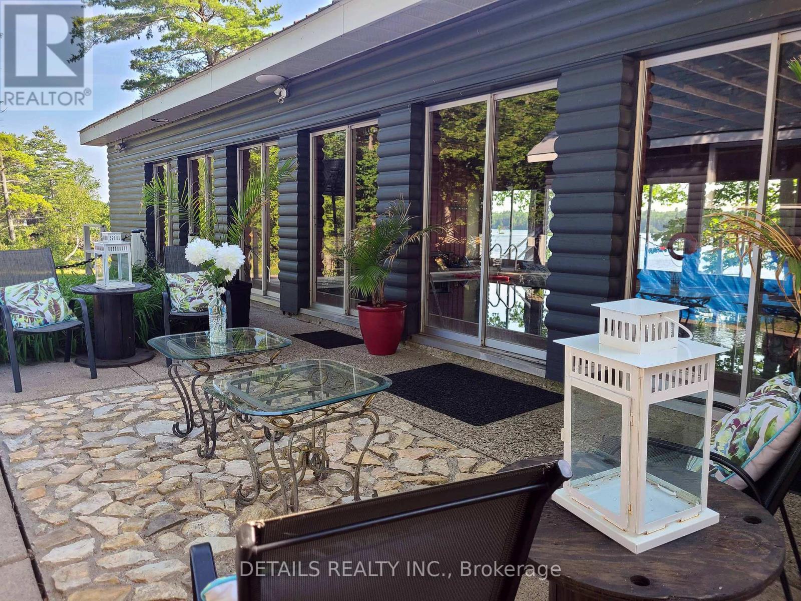 












411 PICKEREL BAY ROAD

,
Lanark Highlands,




Ontario
K0A3L0

