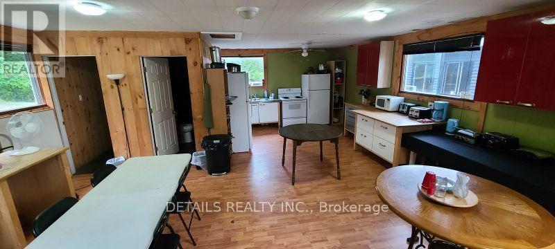 












411 PICKEREL BAY ROAD

,
Lanark Highlands,




Ontario
K0A3L0

