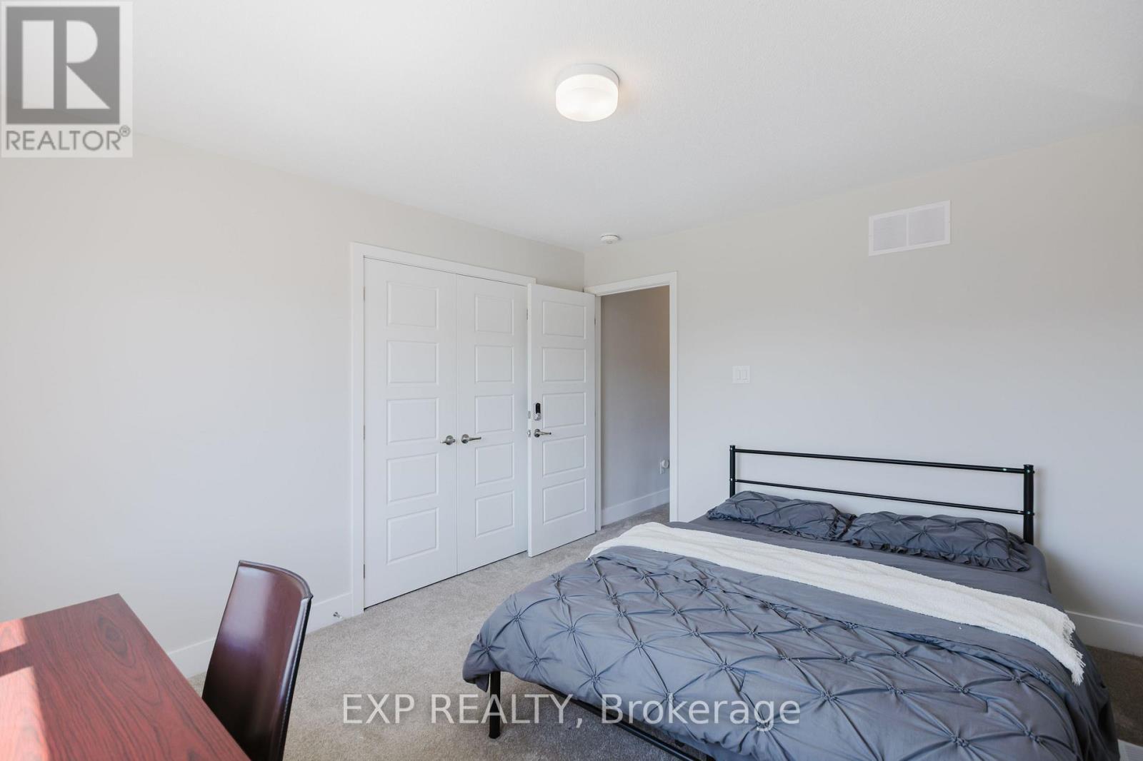 












288 BILLRIAN CRESCENT

,
Ottawa,




Ontario
K2S3A4


