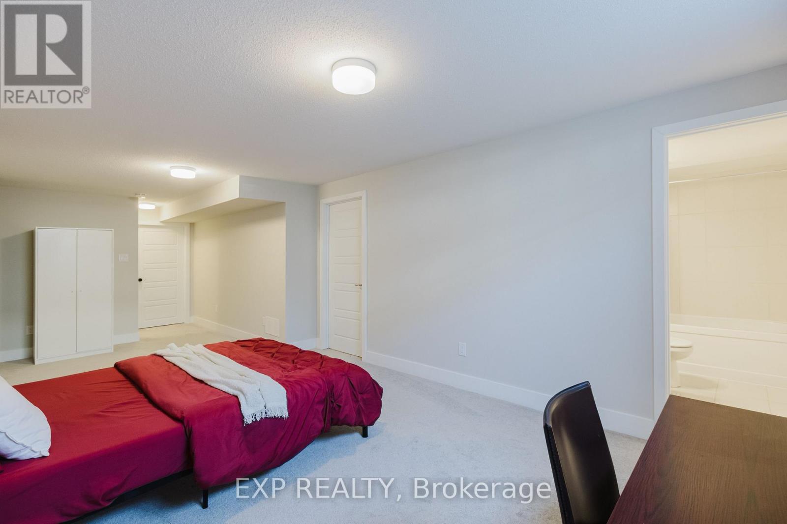 












288 BILLRIAN CRESCENT

,
Ottawa,




Ontario
K2S3A4

