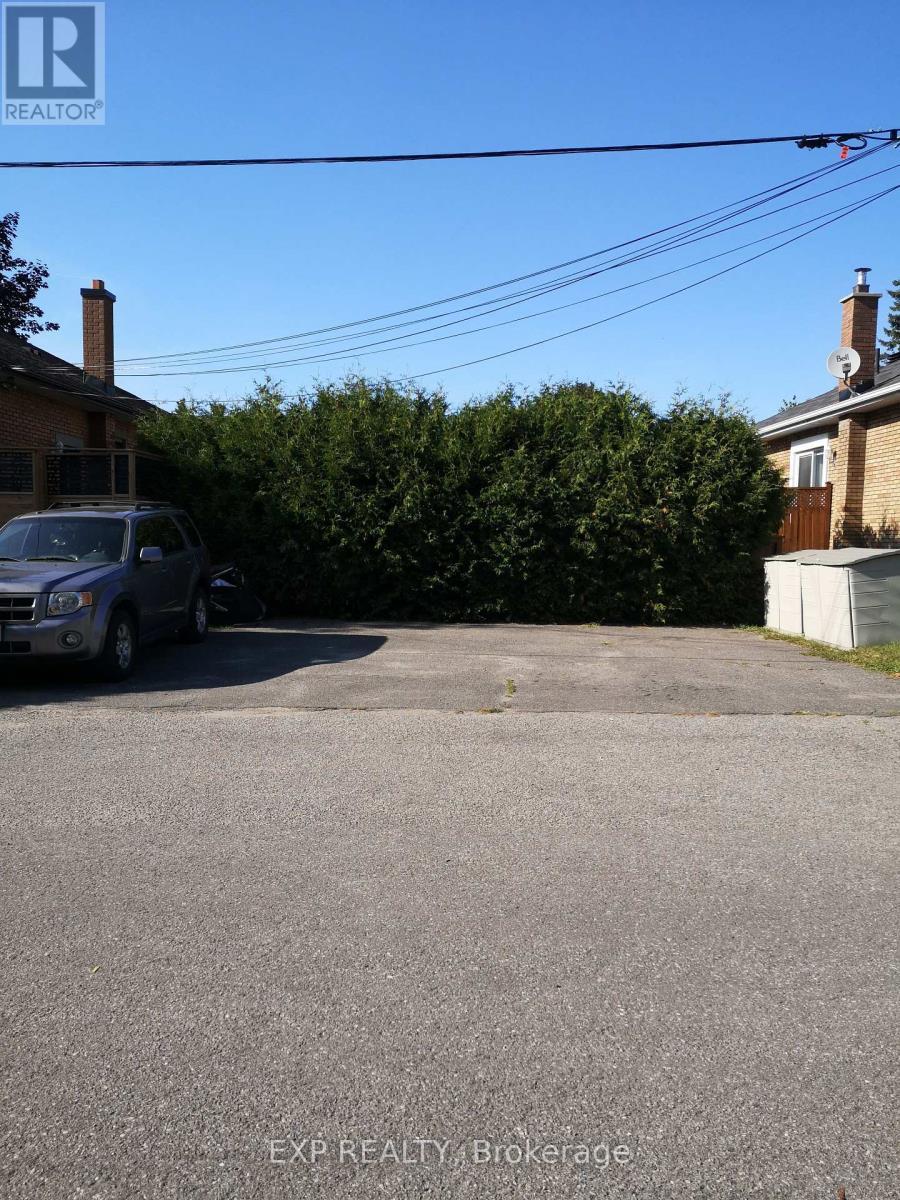 












366 MARIA GORETTI CIRCLE

,
Ottawa,




Ontario
K1L7K8

