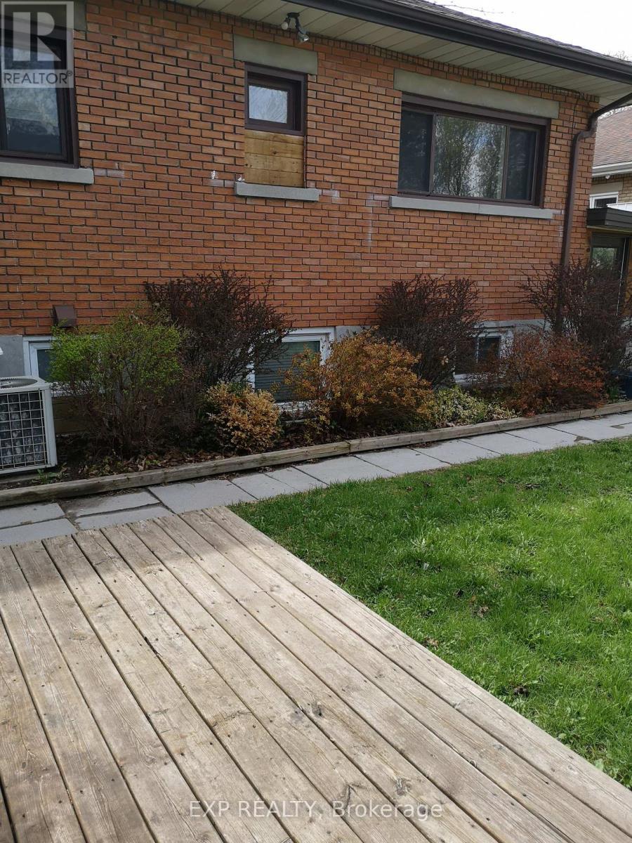 












366 MARIA GORETTI CIRCLE

,
Ottawa,




Ontario
K1L7K8

