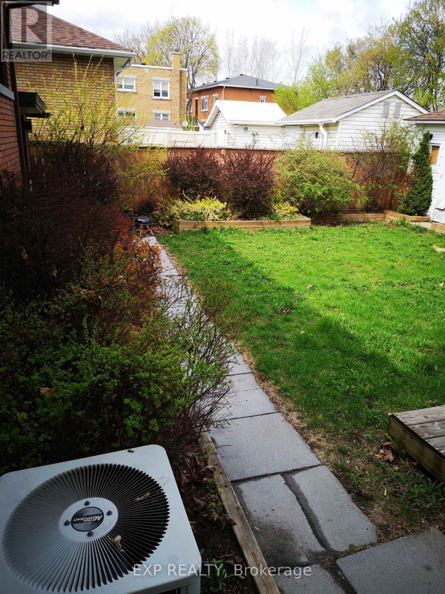 












366 MARIA GORETTI CIRCLE

,
Ottawa,




Ontario
K1L7K8

