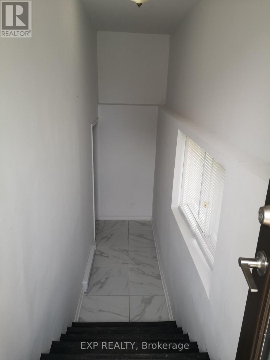 












366 MARIA GORETTI CIRCLE

,
Ottawa,




Ontario
K1L7K8


