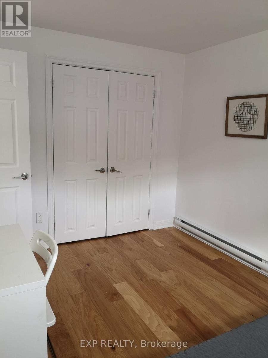 












366 MARIA GORETTI CIRCLE

,
Ottawa,




Ontario
K1L7K8

