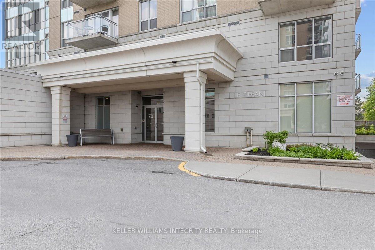 












1604 - 70 LANDRY STREET

,
Ottawa,




Ontario
K1L0A8

