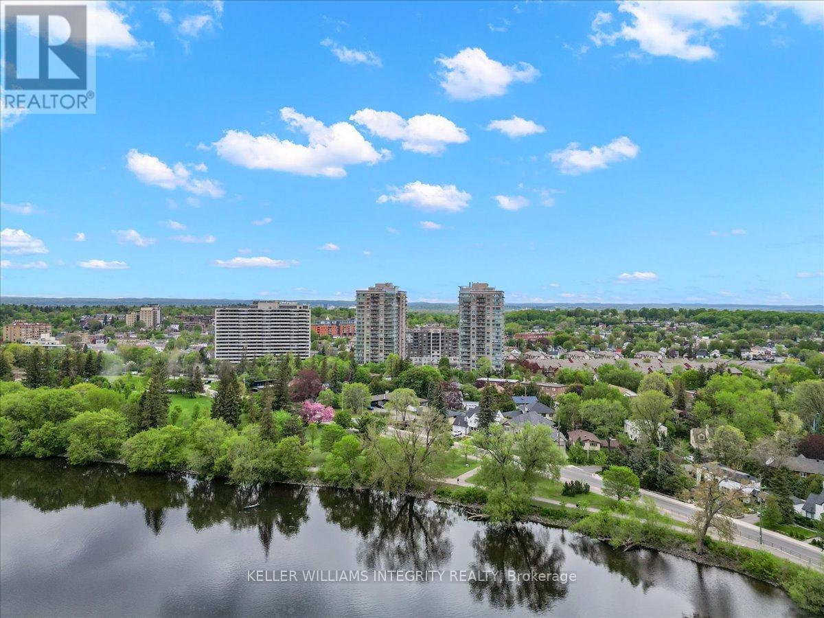 












1604 - 70 LANDRY STREET

,
Ottawa,




Ontario
K1L0A8

