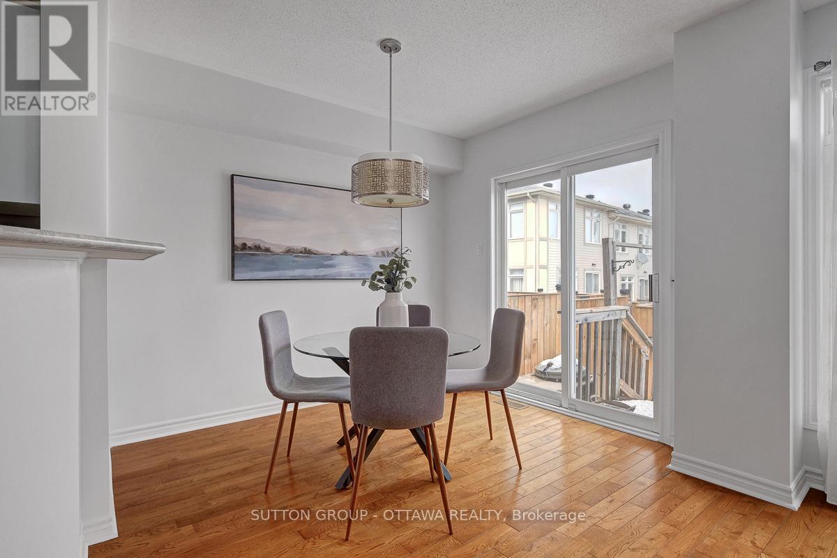 












5533 DOCTOR LEACH DRIVE

,
Ottawa,




Ontario
K4M1L6

