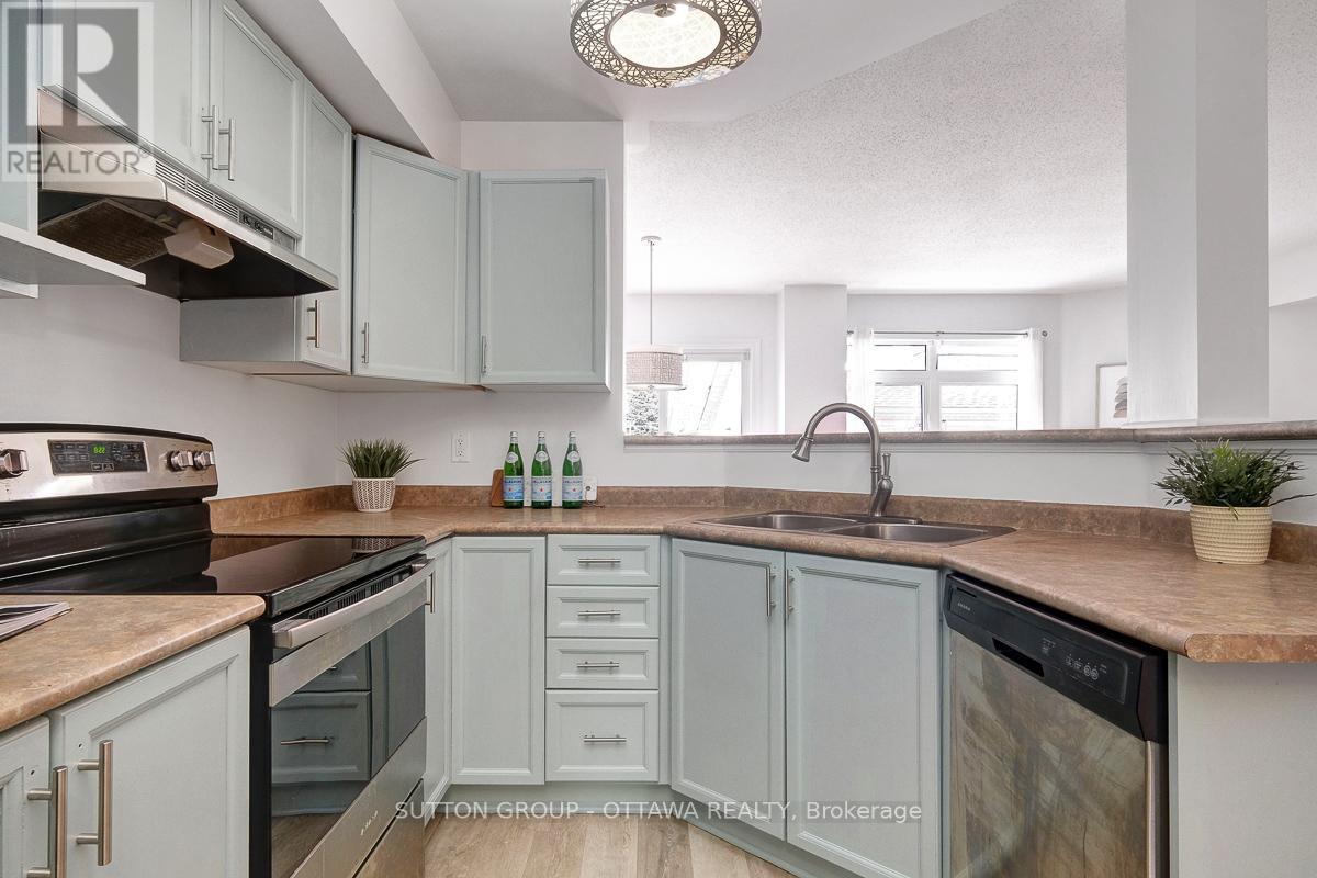 












5533 DOCTOR LEACH DRIVE

,
Ottawa,




Ontario
K4M1L6

