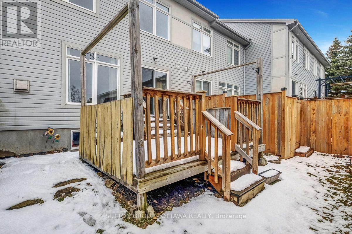












5533 DOCTOR LEACH DRIVE

,
Ottawa,




Ontario
K4M1L6

