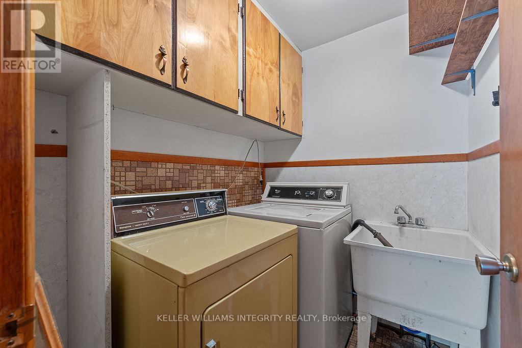 












2798 BEACH ROAD

,
North Grenville,




Ontario
K0G1J0

