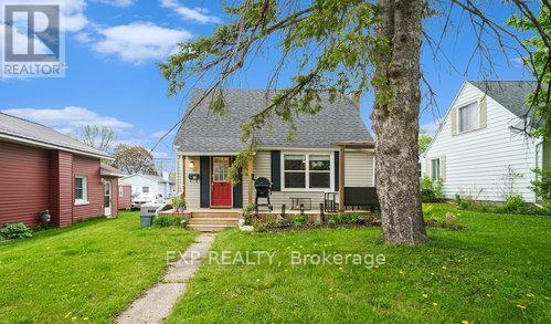 












11 MCKENZIE AVENUE

,
Smiths Falls,




Ontario
K7A3G4

