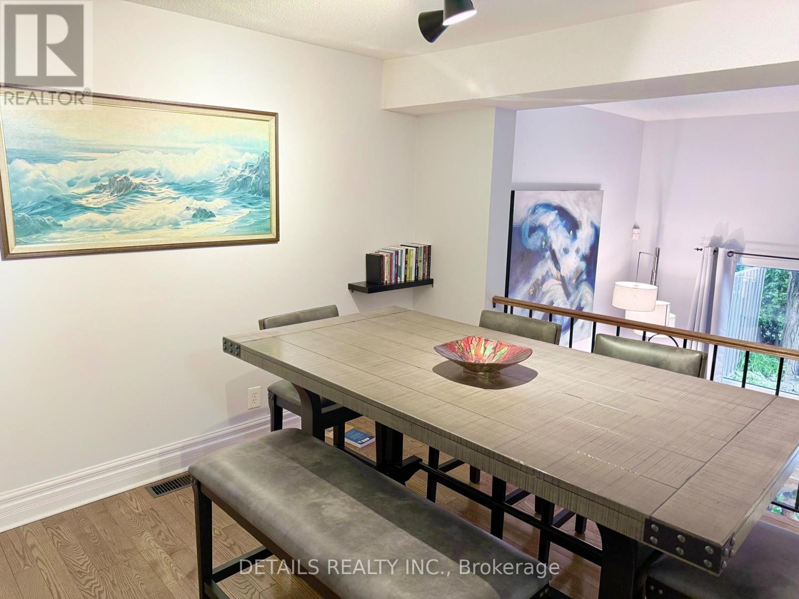 












10 - 2 BERTONA STREET

,
Ottawa,




Ontario
K2G0W2

