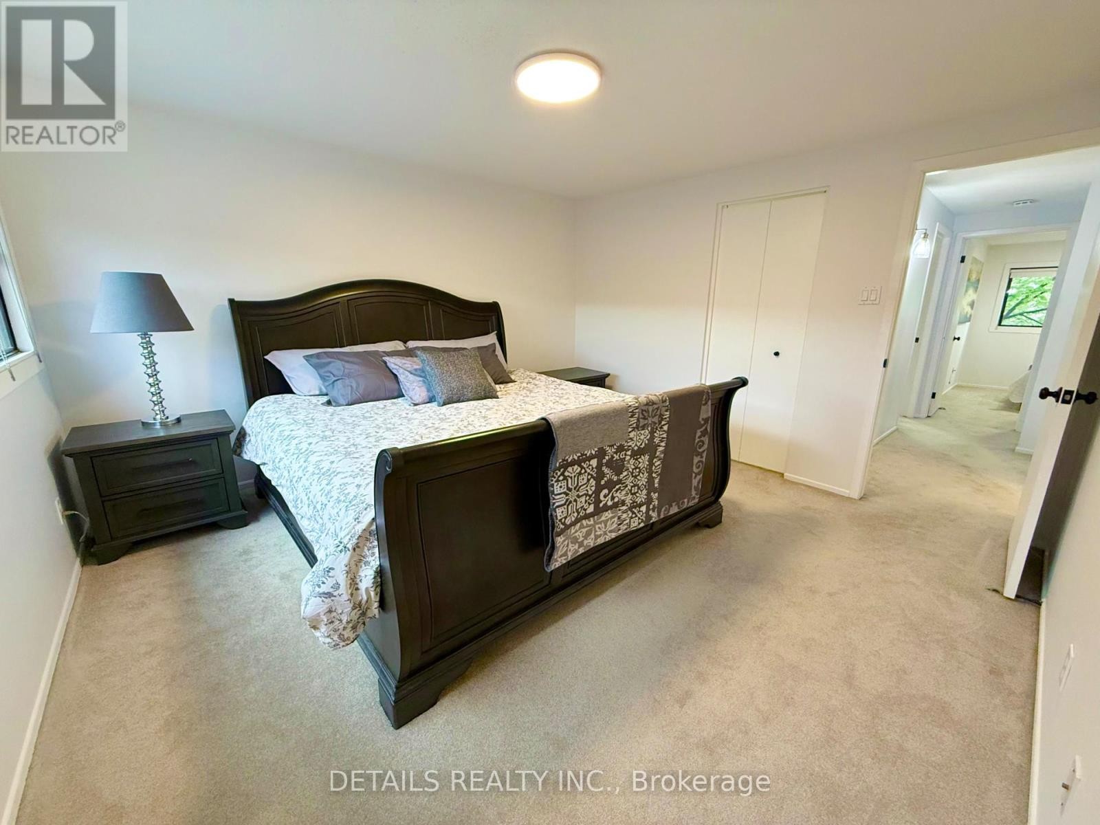 












10 - 2 BERTONA STREET

,
Ottawa,




Ontario
K2G0W2

