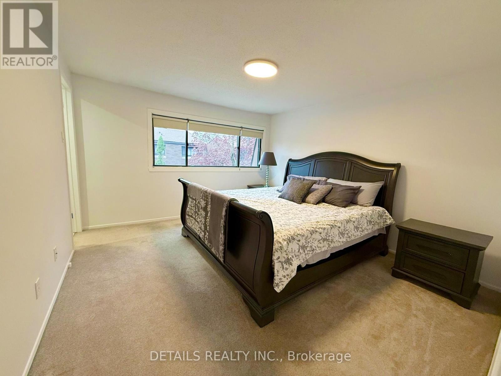 












10 - 2 BERTONA STREET

,
Ottawa,




Ontario
K2G0W2

