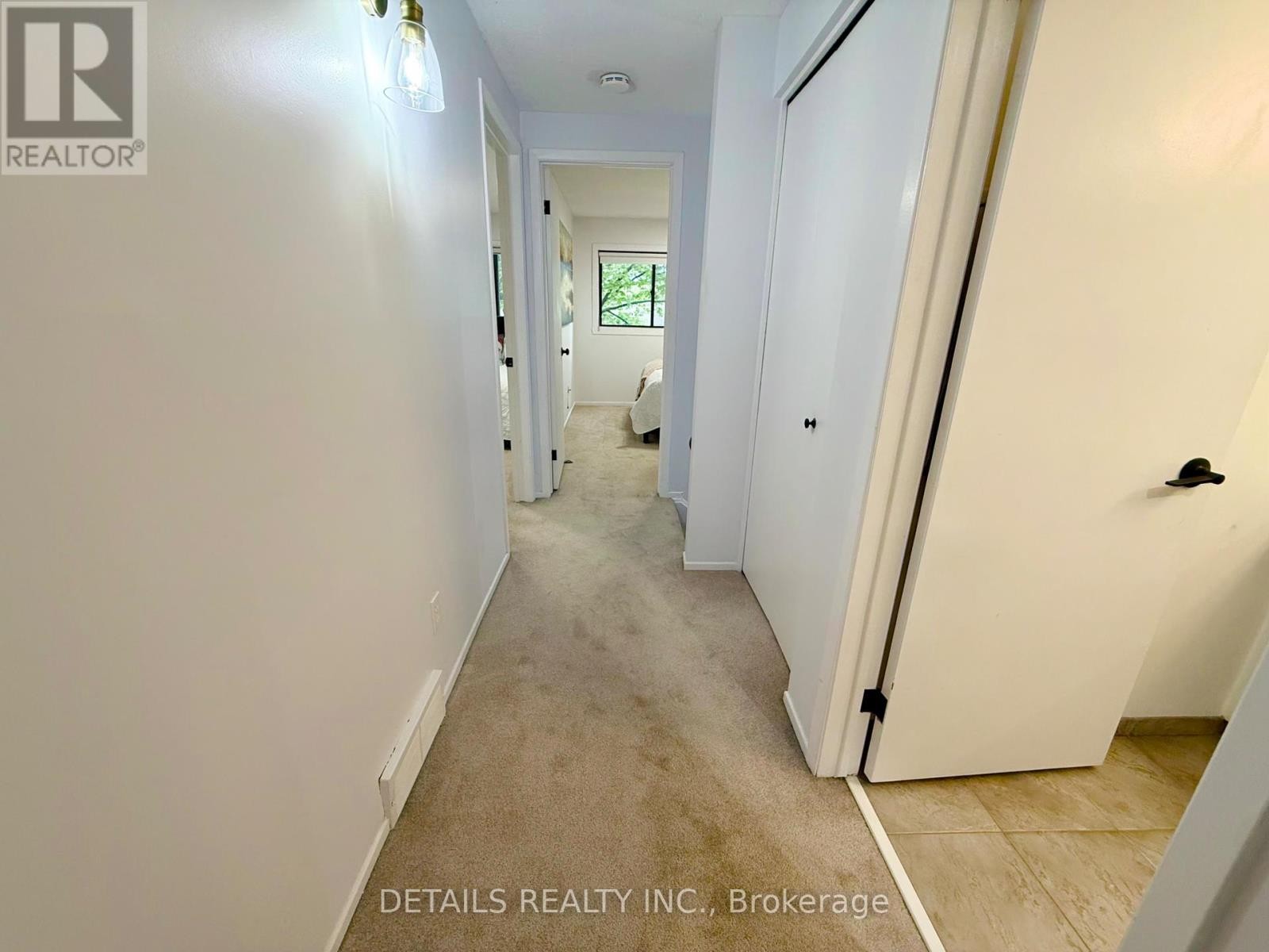 












10 - 2 BERTONA STREET

,
Ottawa,




Ontario
K2G0W2

