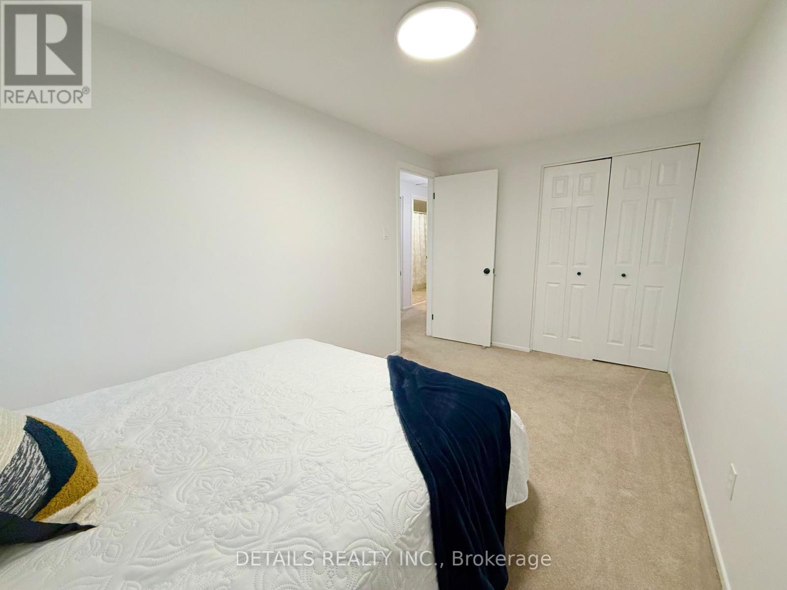 












10 - 2 BERTONA STREET

,
Ottawa,




Ontario
K2G0W2

