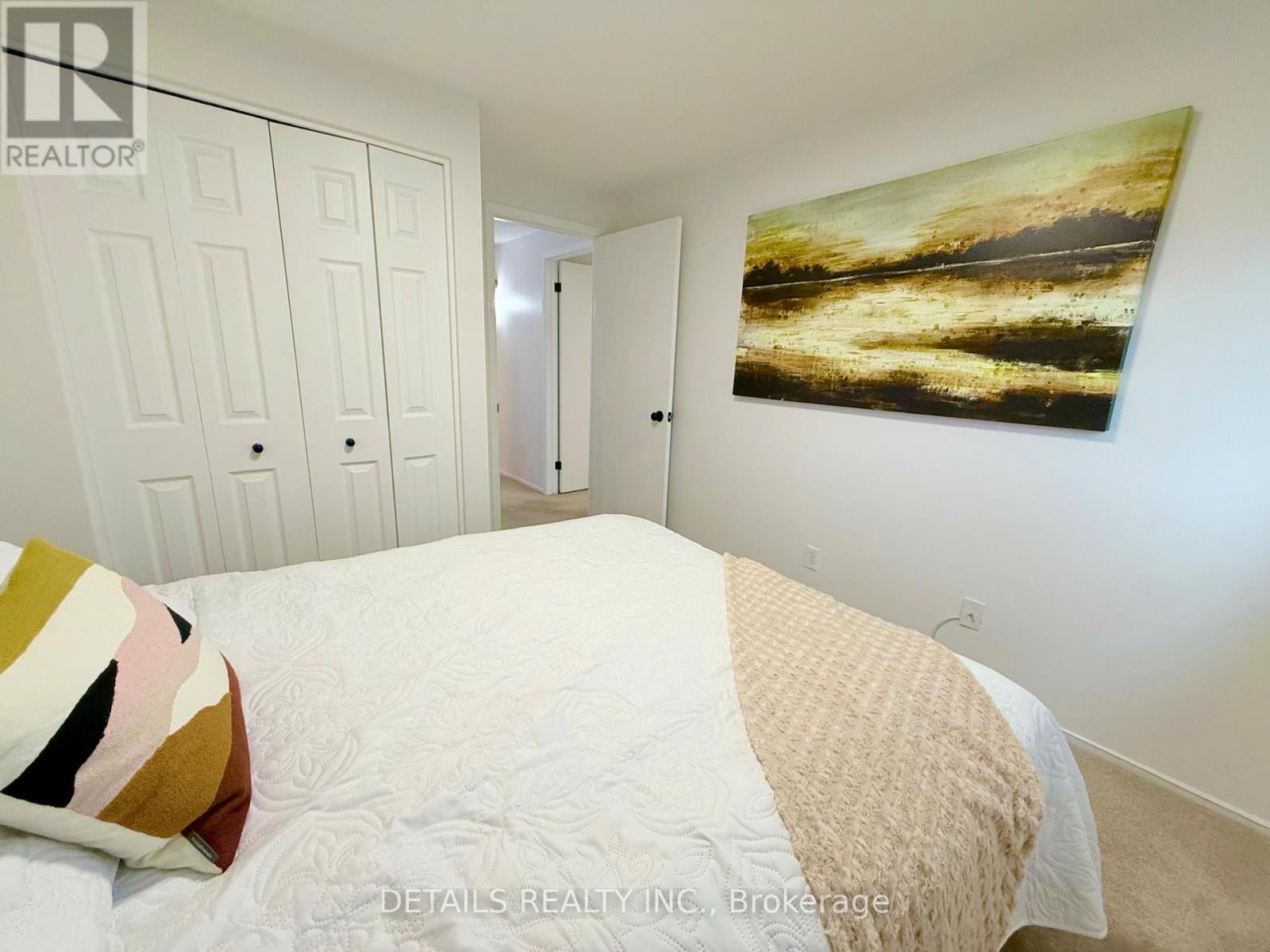 












10 - 2 BERTONA STREET

,
Ottawa,




Ontario
K2G0W2

